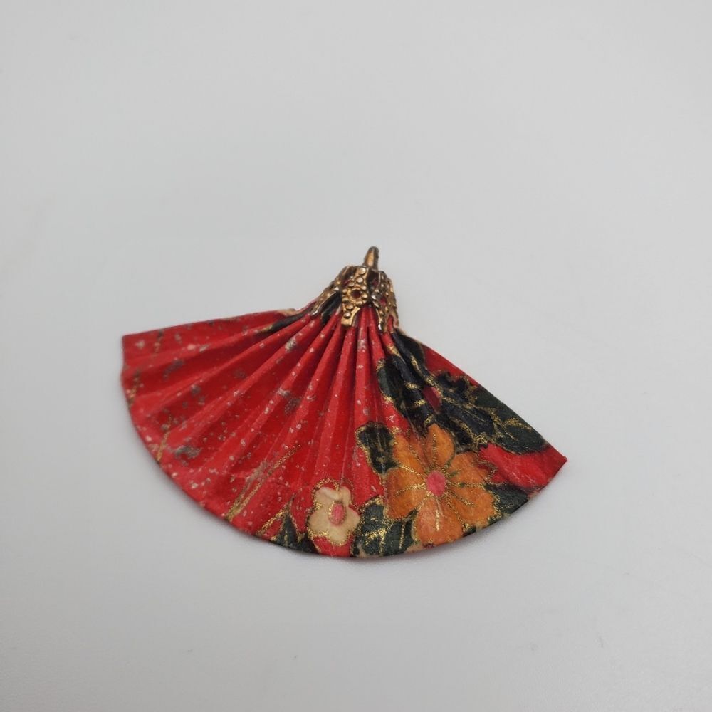 Geisha fan necklace pendant‎